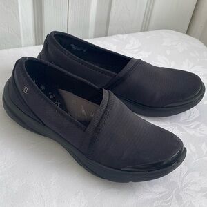 BZees Slip on Lightweight Washable Loafers Size 7.5 W